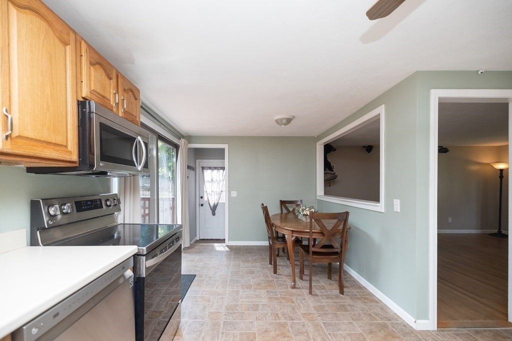 87 Feltham Road Springfield, MA 01118 - Photo 5 of 26 Gallery Image 5