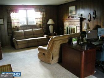 56 Heather Road Newark, DE 19702 - Photo 8 of 10 Family Room