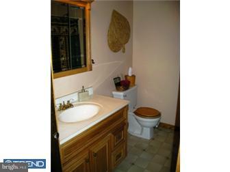 56 Heather Road Newark, DE 19702 - Photo 9 of 10 Bathroom