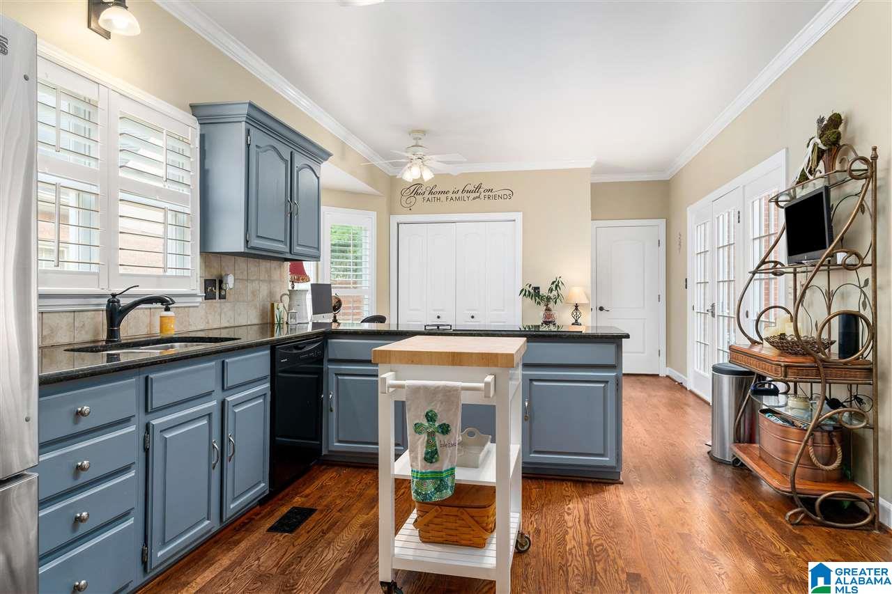 504 Meadow Ridge Circle Birmingham, AL 35242 - Photo 12 of 30