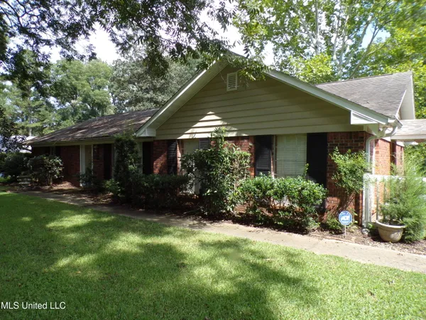 $244,900 | 116 Willow Creek Drive, Vicksburg, MS 39183