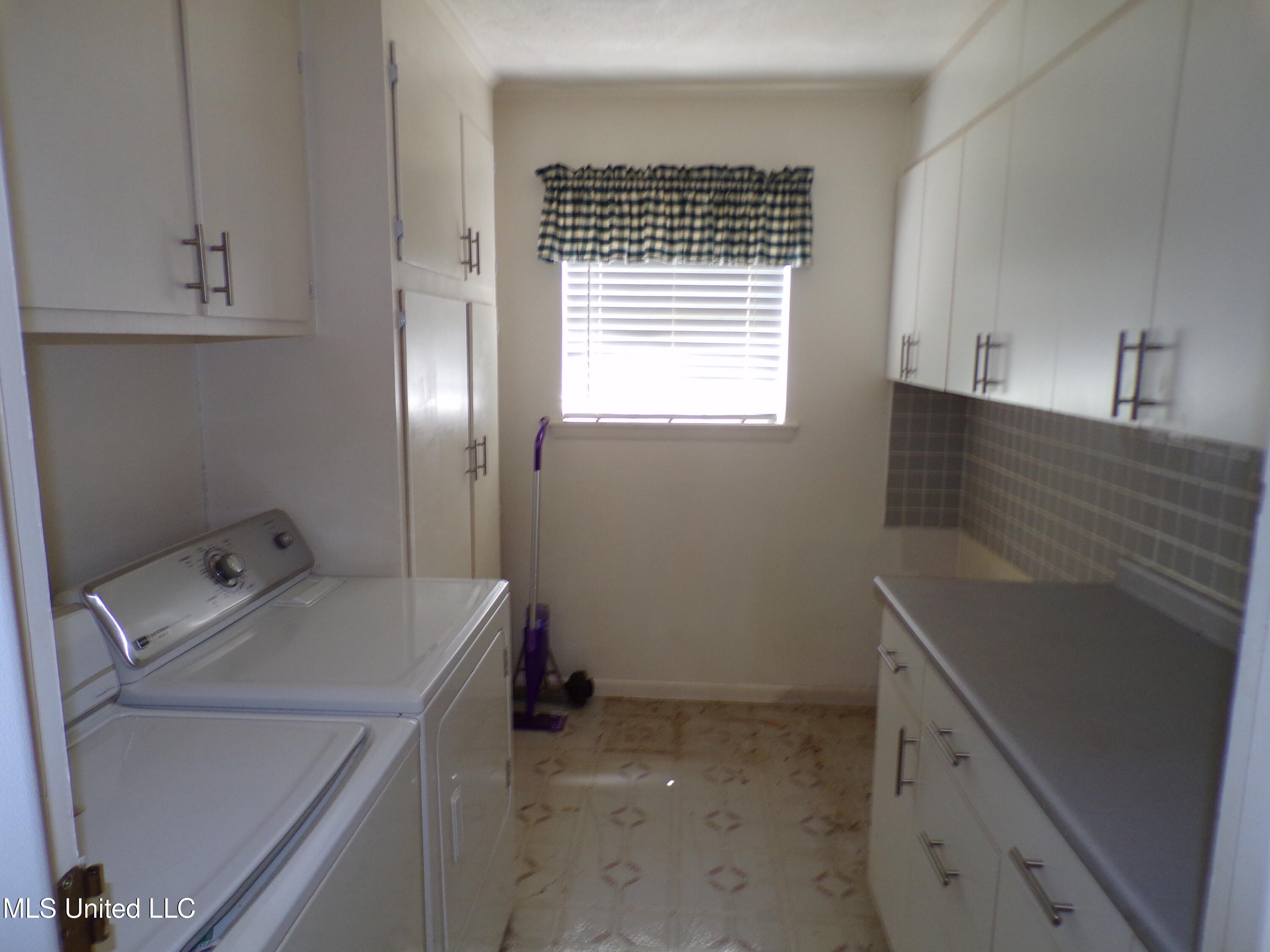 116 Willow Creek Drive Vicksburg, MS 39183 - Photo 17 of 49 105_3093