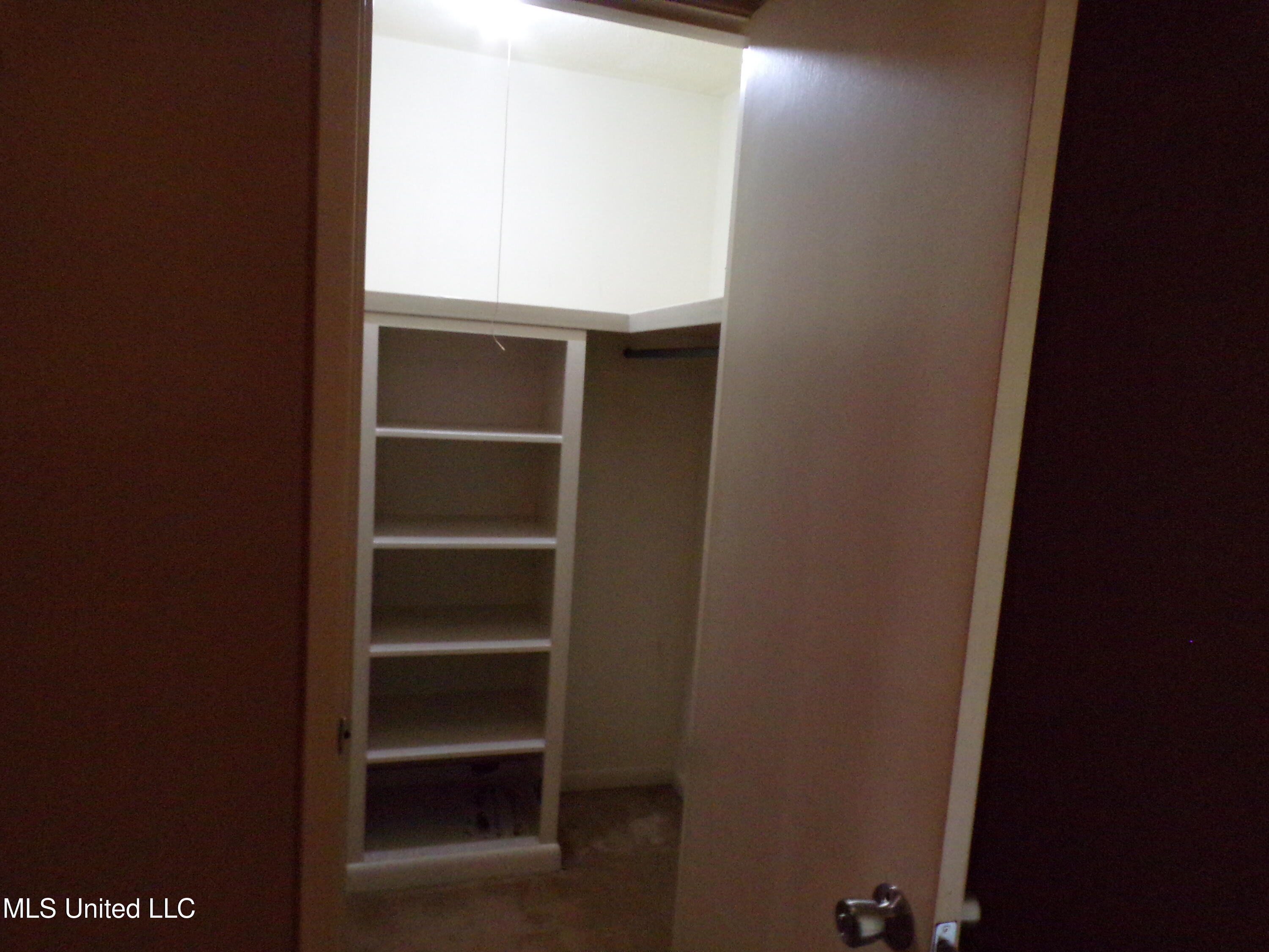 116 Willow Creek Drive Vicksburg, MS 39183 - Photo 31 of 49 105_3122