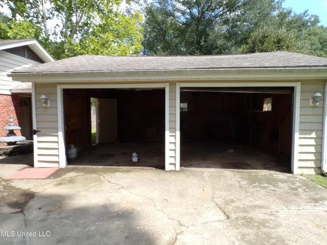 $249,900 | 116 Willow Creek Drive, Vicksburg, MS 39183