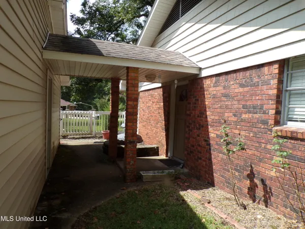$244,900 | 116 Willow Creek Drive, Vicksburg, MS 39183