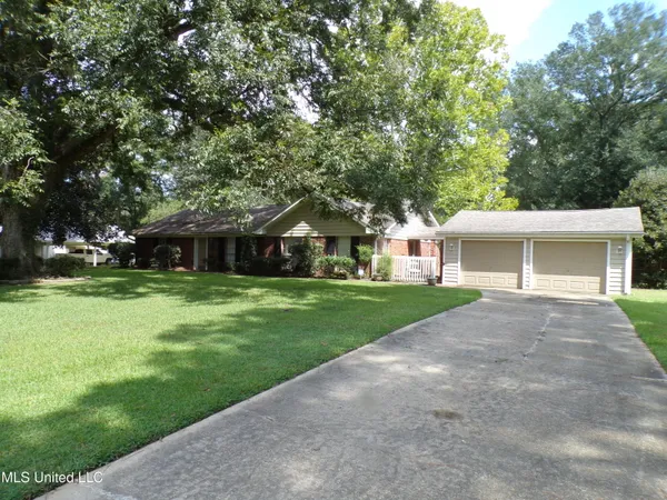 $244,900 | 116 Willow Creek Drive, Vicksburg, MS 39183