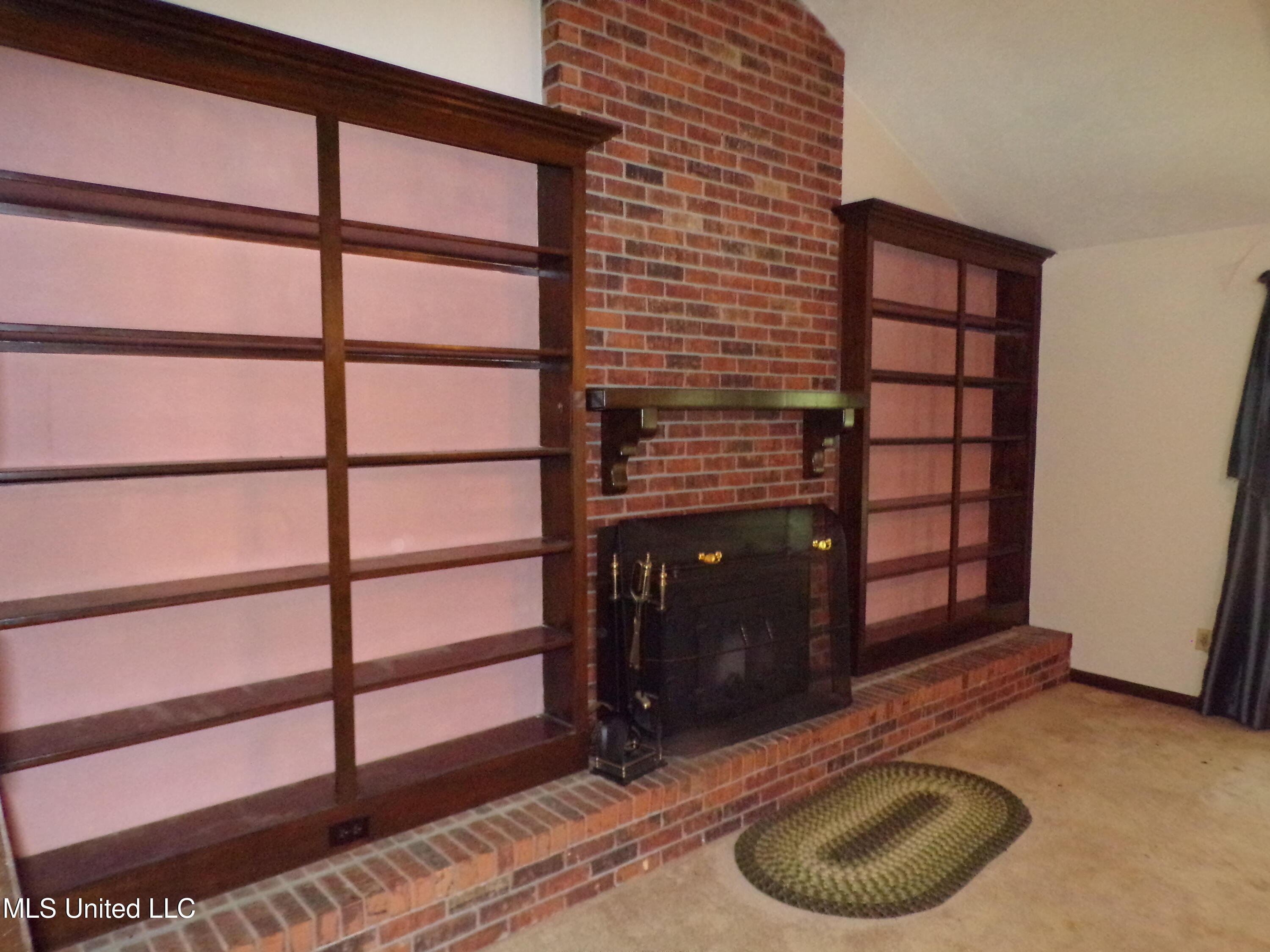 116 Willow Creek Drive Vicksburg, MS 39183 - Photo 8 of 49 105_3095