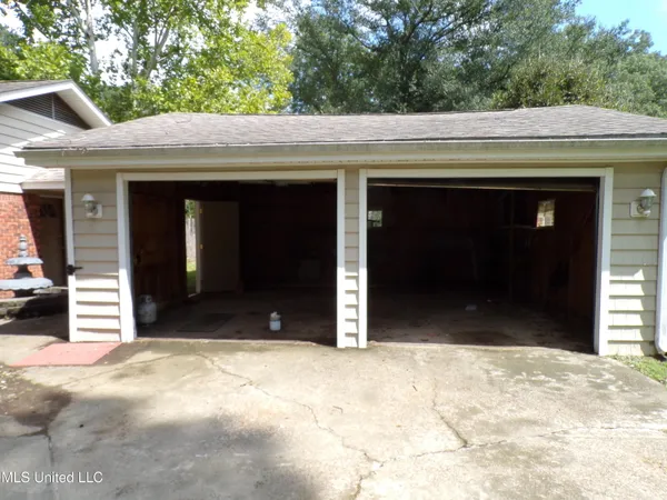 $244,900 | 116 Willow Creek Drive, Vicksburg, MS 39183