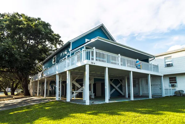 $1,699,900 | 304 2nd Avenue South, North Myrtle Beach, SC 29582