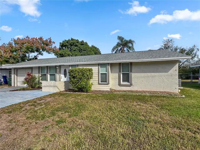 $2,300 | 3405 McIntosh Road, Sarasota, FL 34232