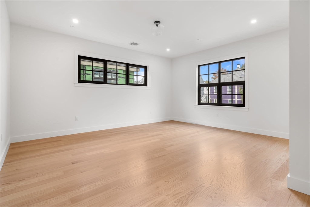 33 Pearl Street, Unit 4 Boston, MA 02125 - Photo 17 of 38