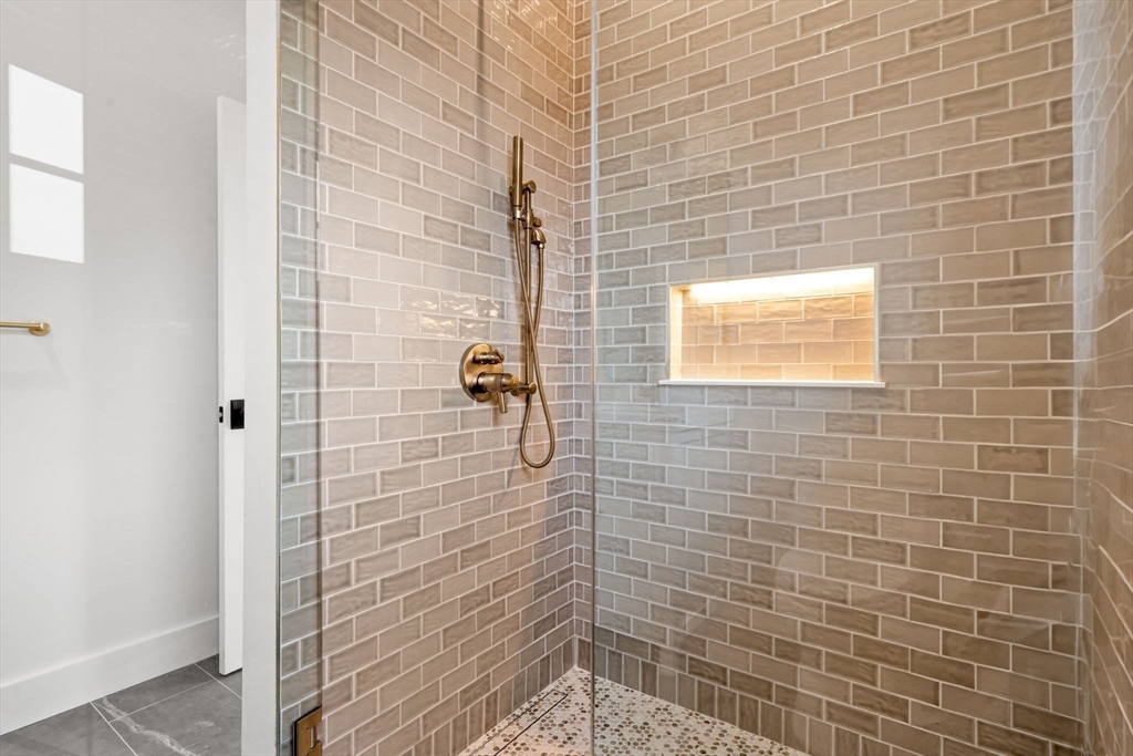 33 Pearl Street, Unit 4 Boston, MA 02125 - Photo 22 of 38