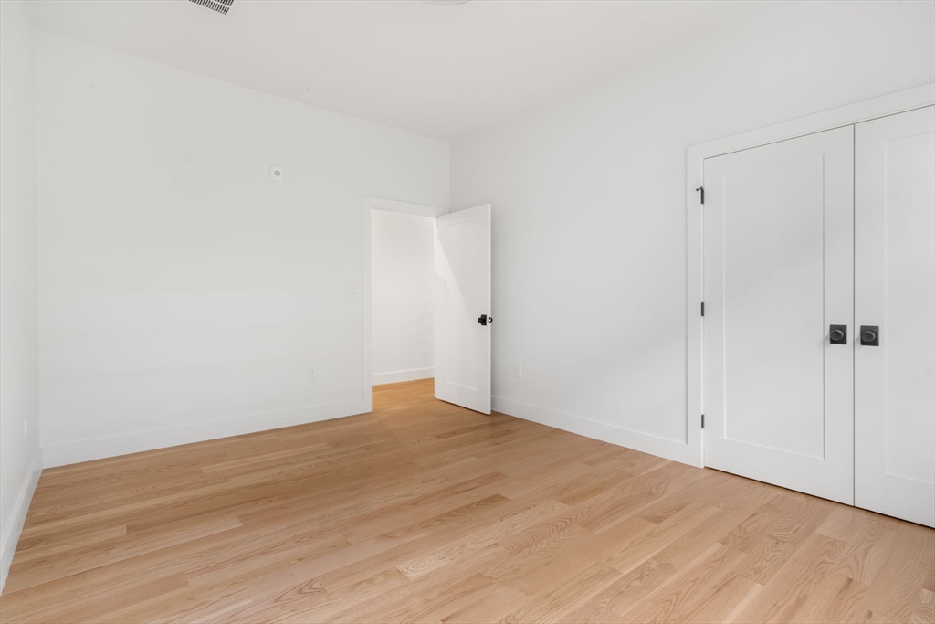 33 Pearl Street, Unit 4 Boston, MA 02125 - Photo 24 of 38