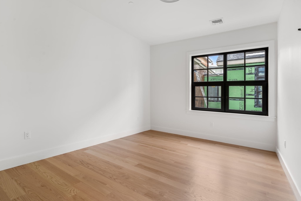 33 Pearl Street, Unit 4 Boston, MA 02125 - Photo 28 of 38