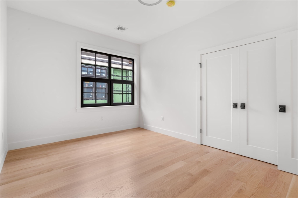 33 Pearl Street, Unit 4 Boston, MA 02125 - Photo 29 of 38