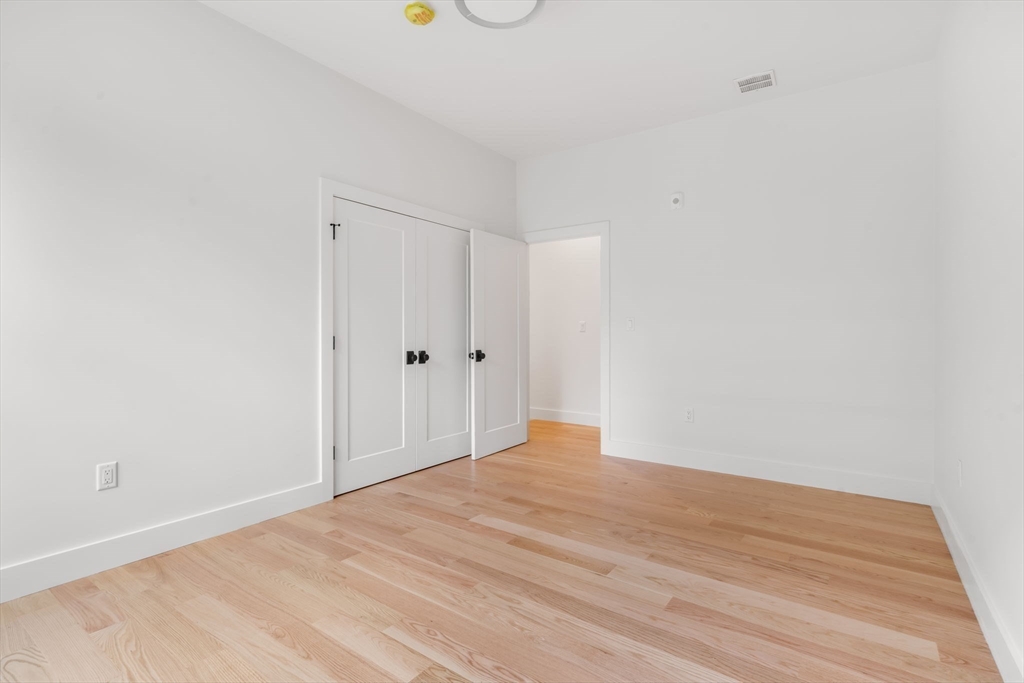 33 Pearl Street, Unit 4 Boston, MA 02125 - Photo 30 of 38