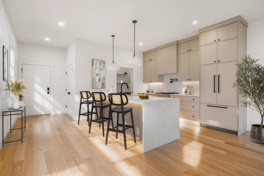 33 Pearl Street, Unit 4 Boston, MA 02125 - Photo 3 of 38