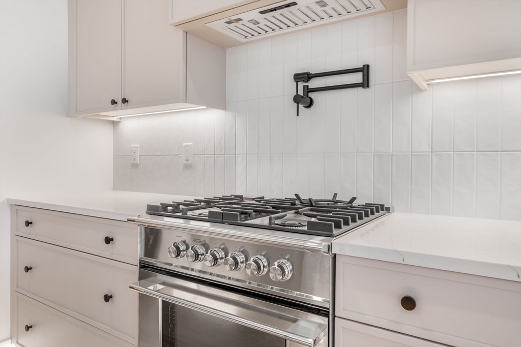 33 Pearl Street, Unit 4 Boston, MA 02125 - Photo 7 of 38