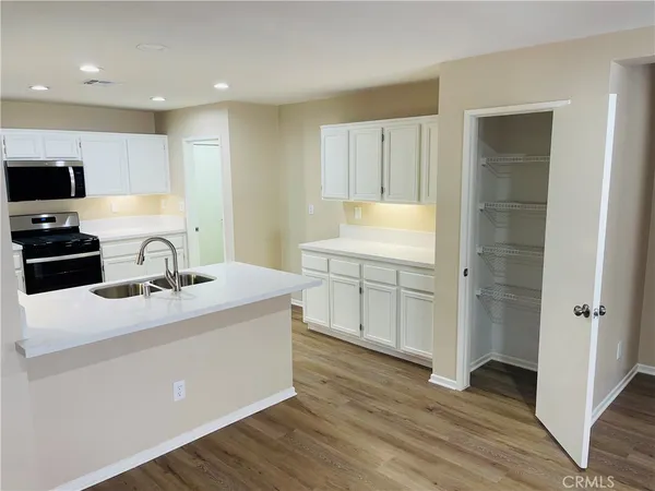 $2,595 | 147 Ropango Way, Hemet, CA 92545