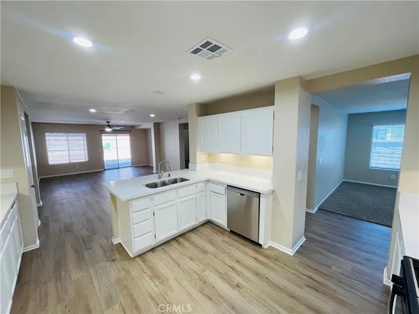 $2,595 | 147 Ropango Way, Hemet, CA 92545