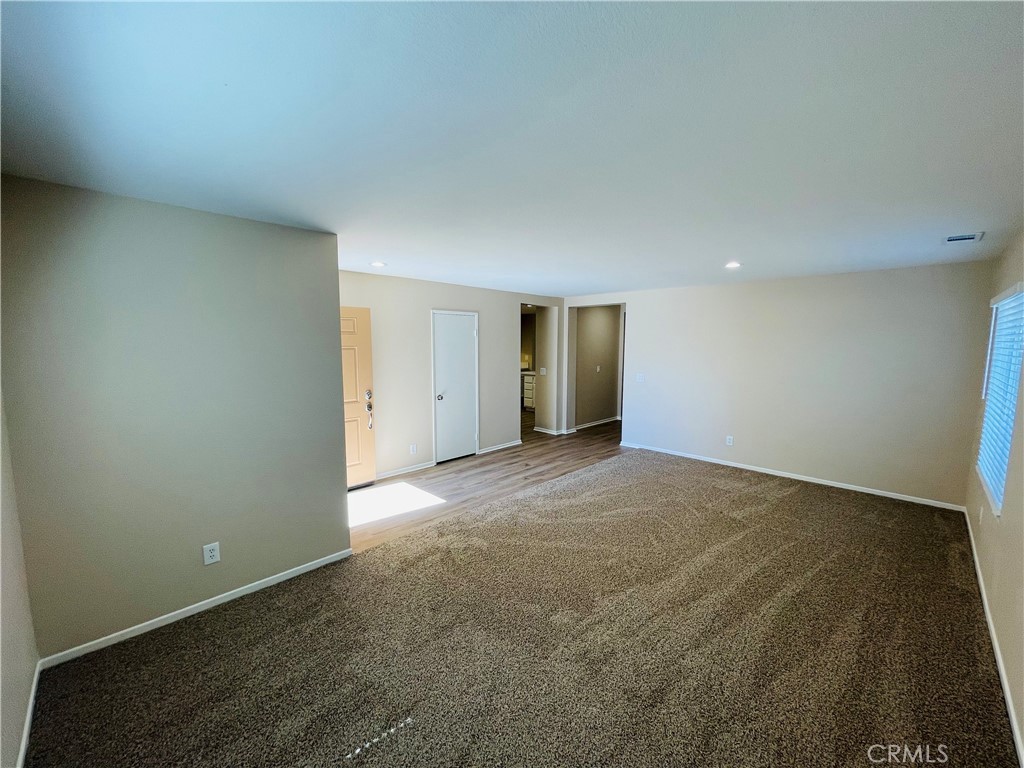 147 Ropango Way Hemet, CA 92545 - Photo 4 of 44