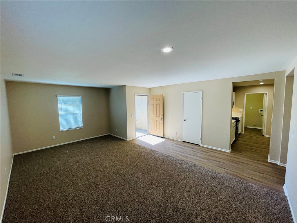 147 Ropango Way Hemet, CA 92545 - Photo 5 of 44
