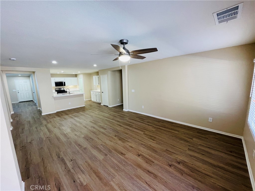 147 Ropango Way Hemet, CA 92545 - Photo 10 of 44