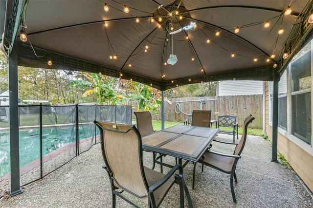 $299,900 | 18431 Hollow Oaks Circle, Porter, TX 77365