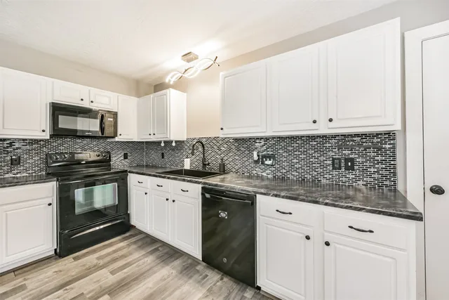 $299,900 | 18431 Hollow Oaks Circle, Porter, TX 77365