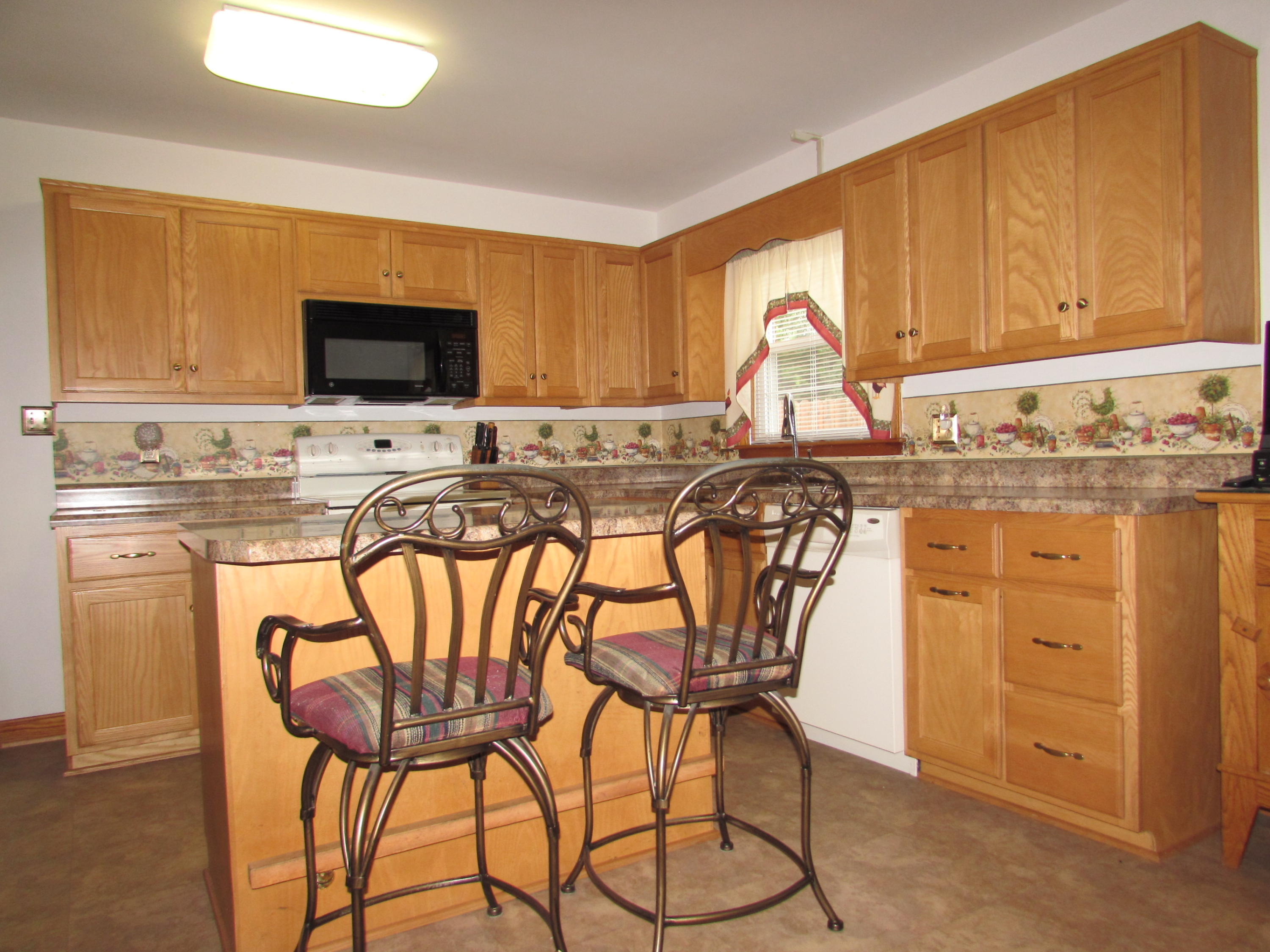 1502 Mountain View Road Vinton, VA 24179 - Photo 4 of 17 507