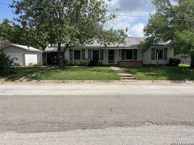 708 Sutton Street Pleasanton, TX 78064 - Photo 1 of 18