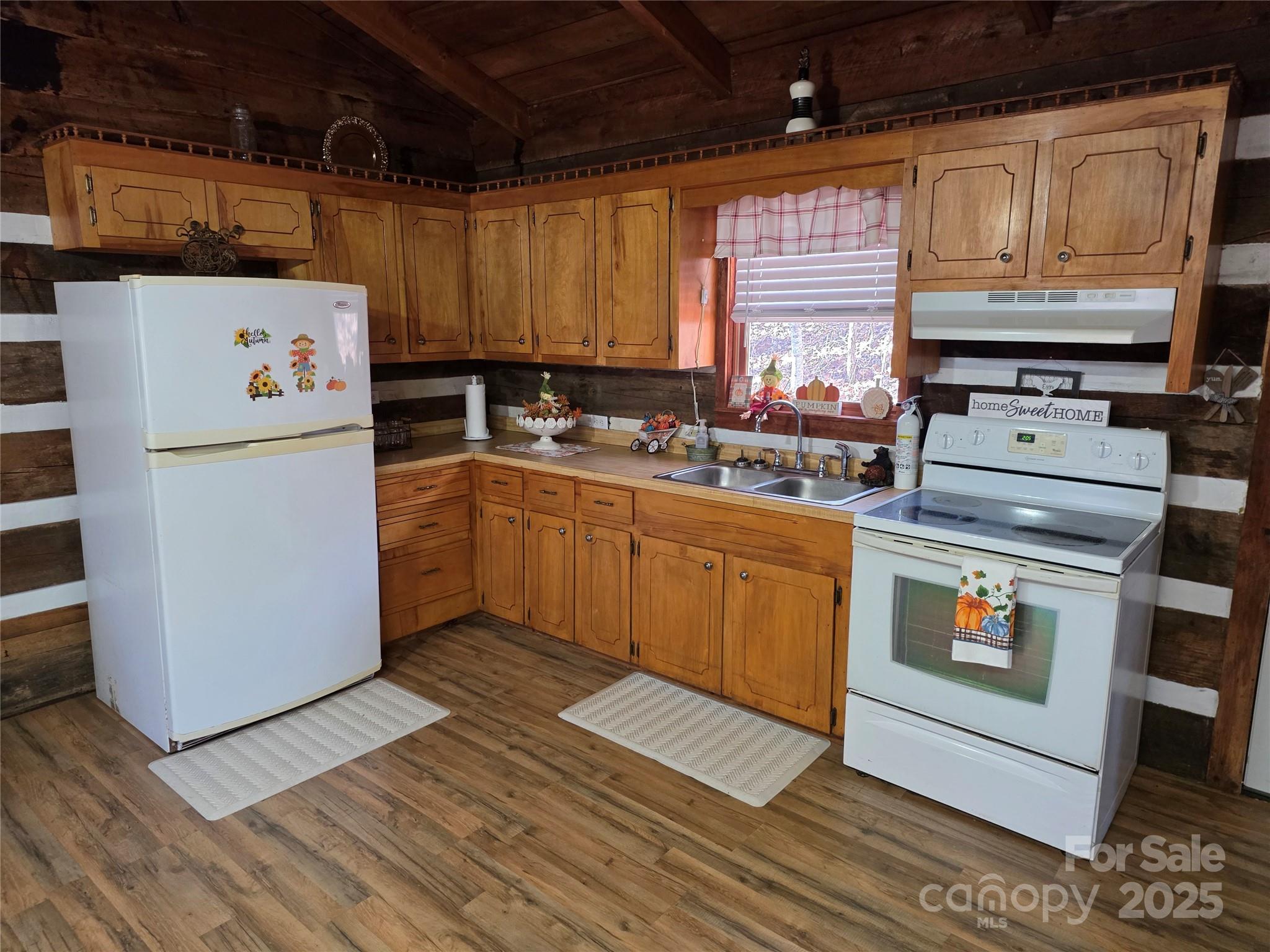 536 Hickory Springs Road Burnsville, NC 28714 - Photo 12 of 26 a utility room with dryer and washer