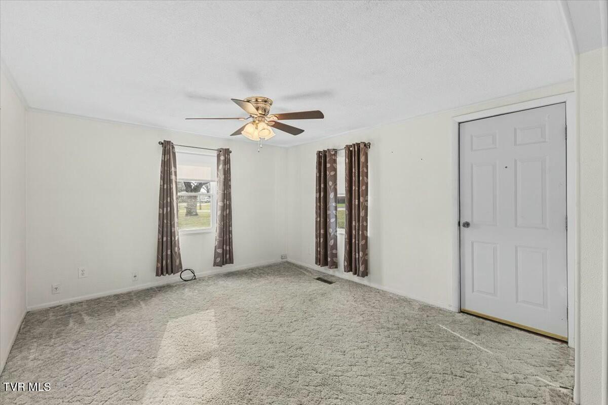 516 Old Union Road Church Hill, TN 37642 - Photo 3 of 30 Living Room