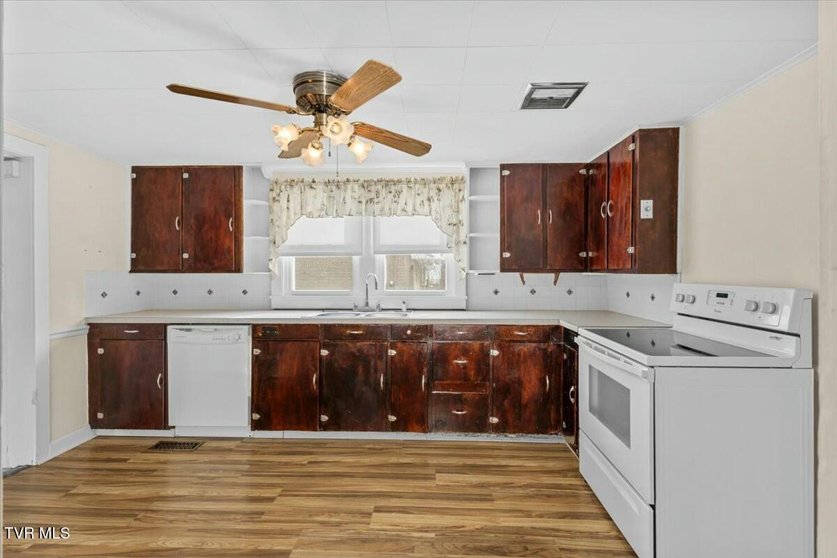 516 Old Union Road Church Hill, TN 37642 - Photo 6 of 30 Kitchen