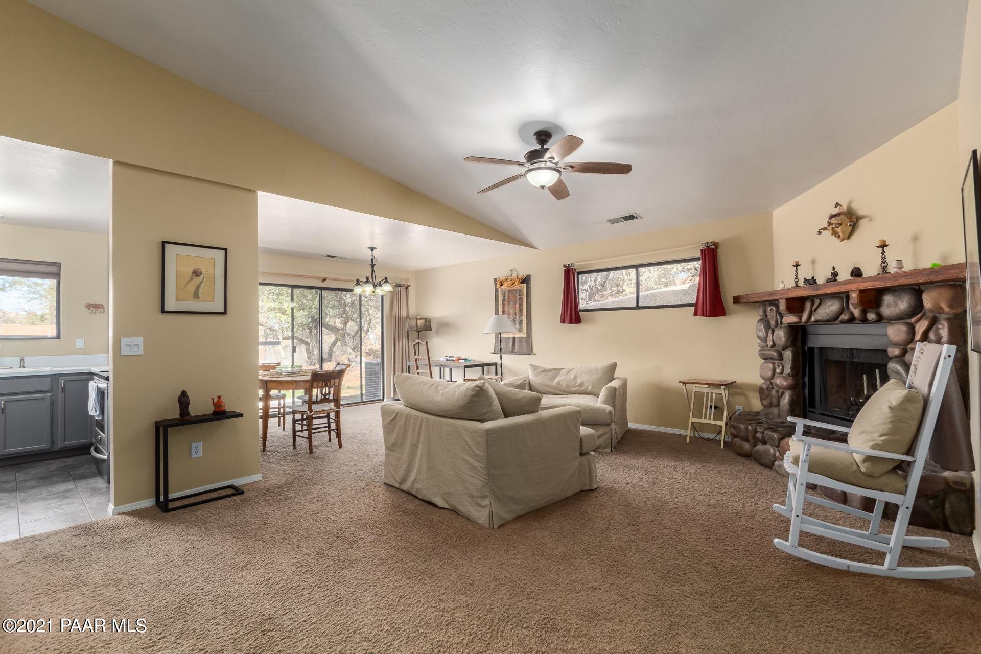 903 Old Stage Road Prescott, AZ 86303 - Photo 3 of 25 Living Room