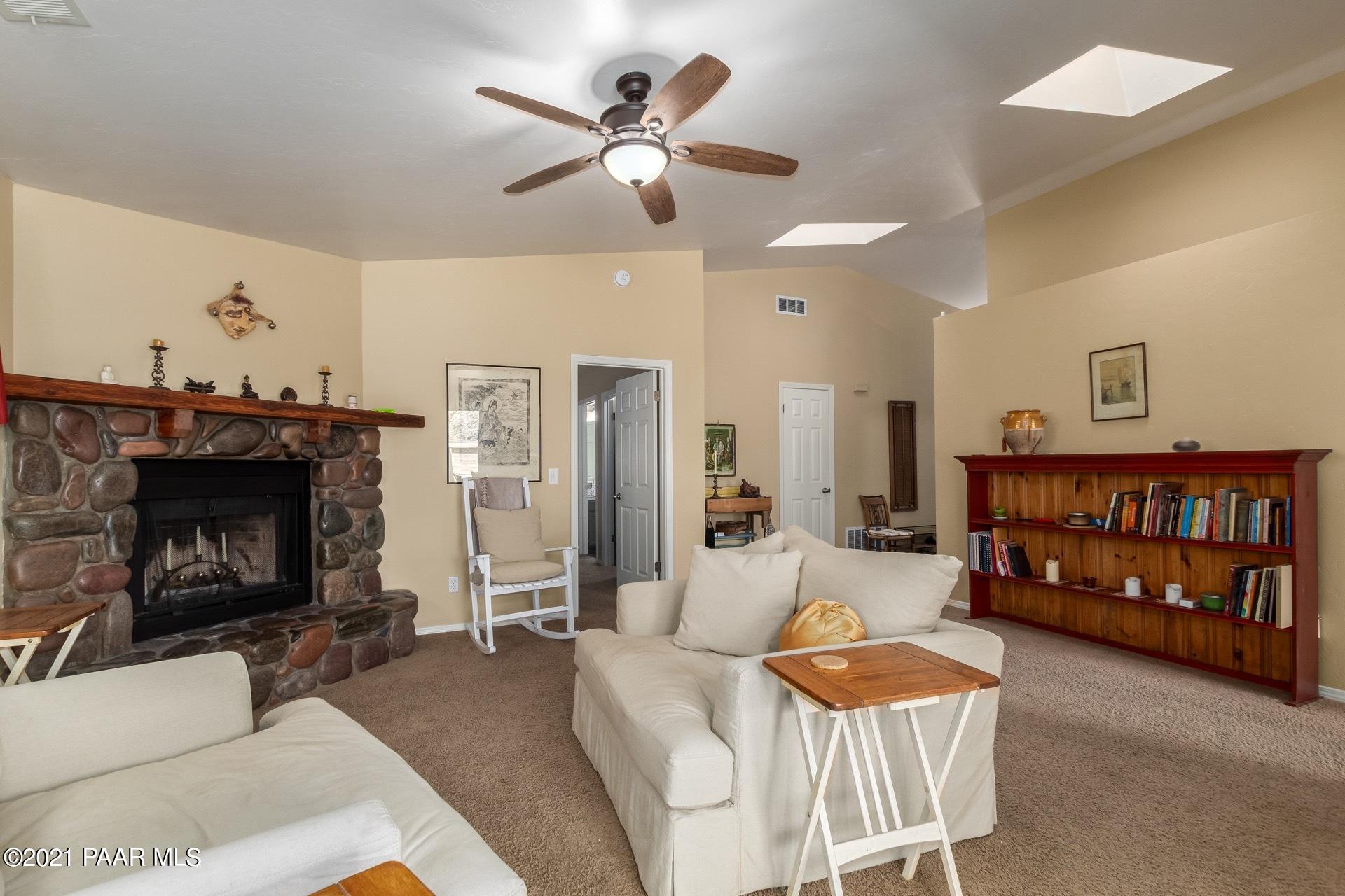 903 Old Stage Road Prescott, AZ 86303 - Photo 4 of 25 Living Room