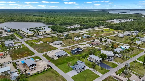 $359,950 | 301 Allen Avenue, Everglades City, FL 34139