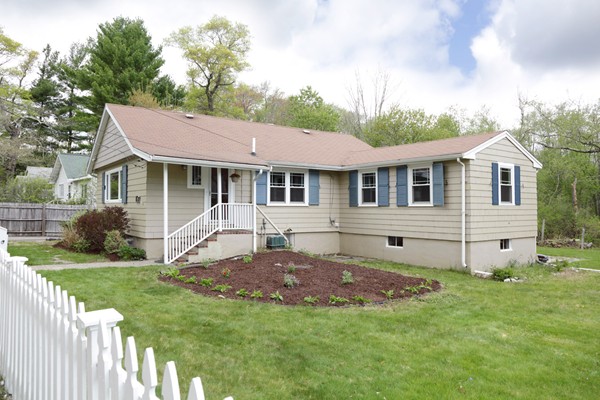 44 Harding Street Sharon, MA 02067 - Photo 1 of 7 Gallery Image 1