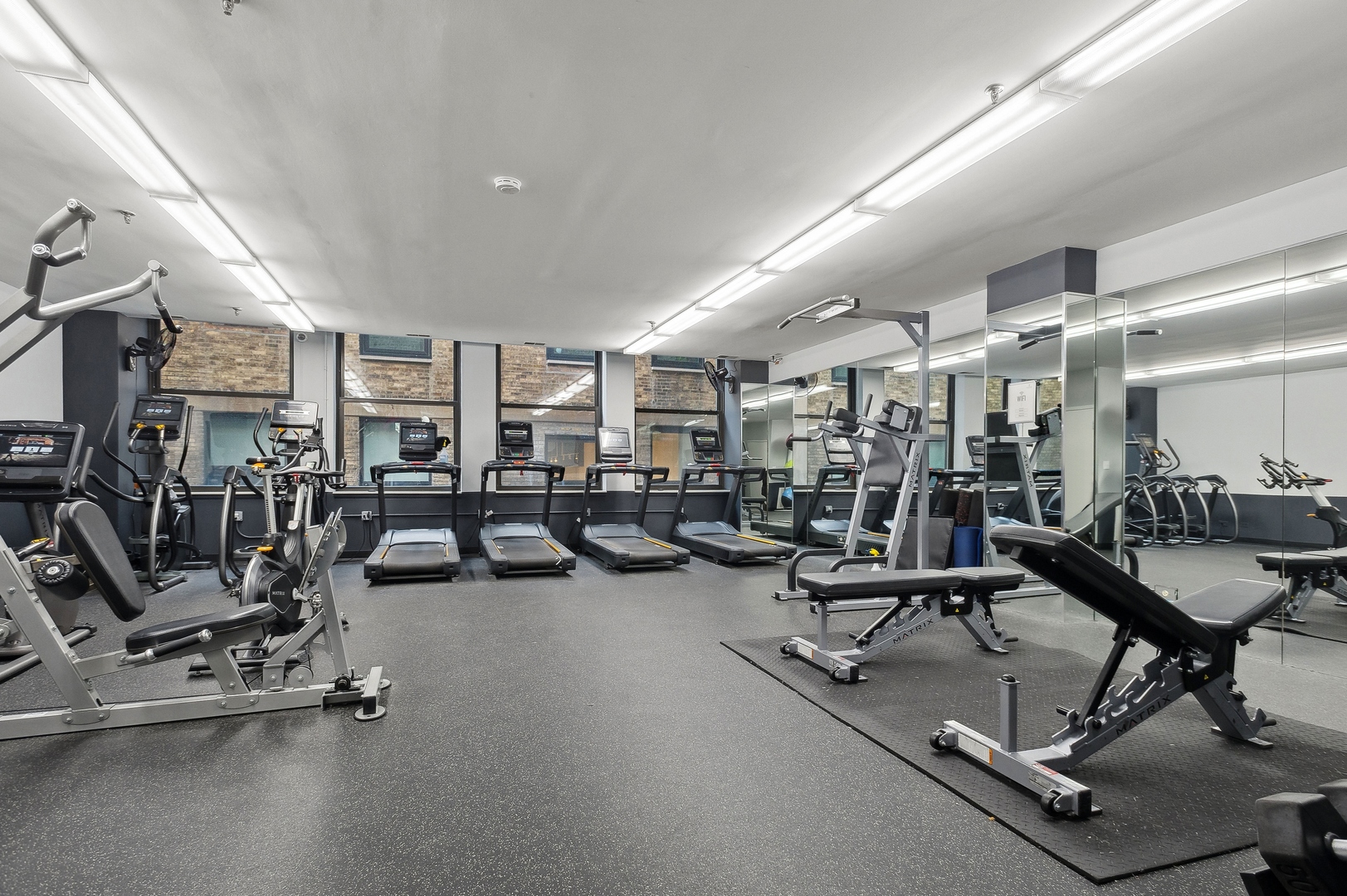 740 South Federal Street, Unit 301 Chicago, IL 60605 - Photo 10 of 10 a view of a room with gym equipment