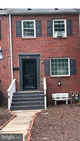 $3,800 | 727 South Fayette Street, Alexandria, VA 22314