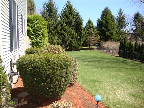 160 Hillside Road, Unit 8 Westfield, MA 01085 - Photo 3 of 24 Gallery Image 3