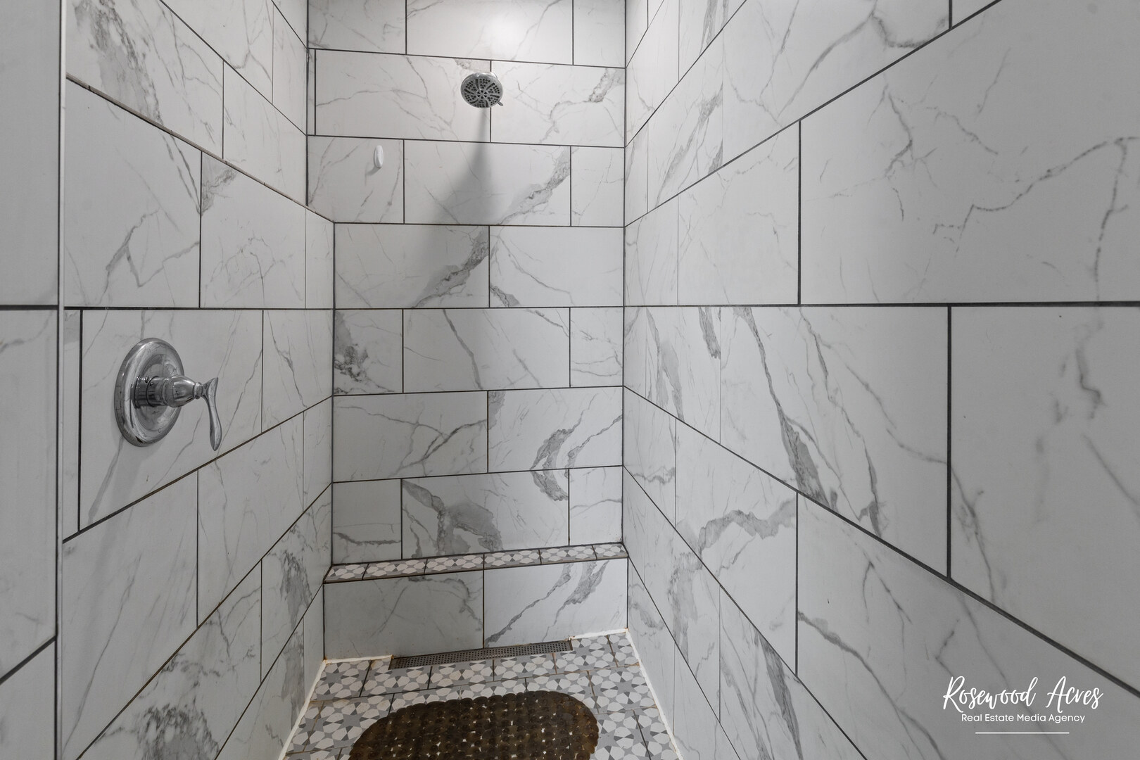 840 Peony Lane Bourbonnais, IL 60914 - Photo 21 of 30 a bathroom with a shower