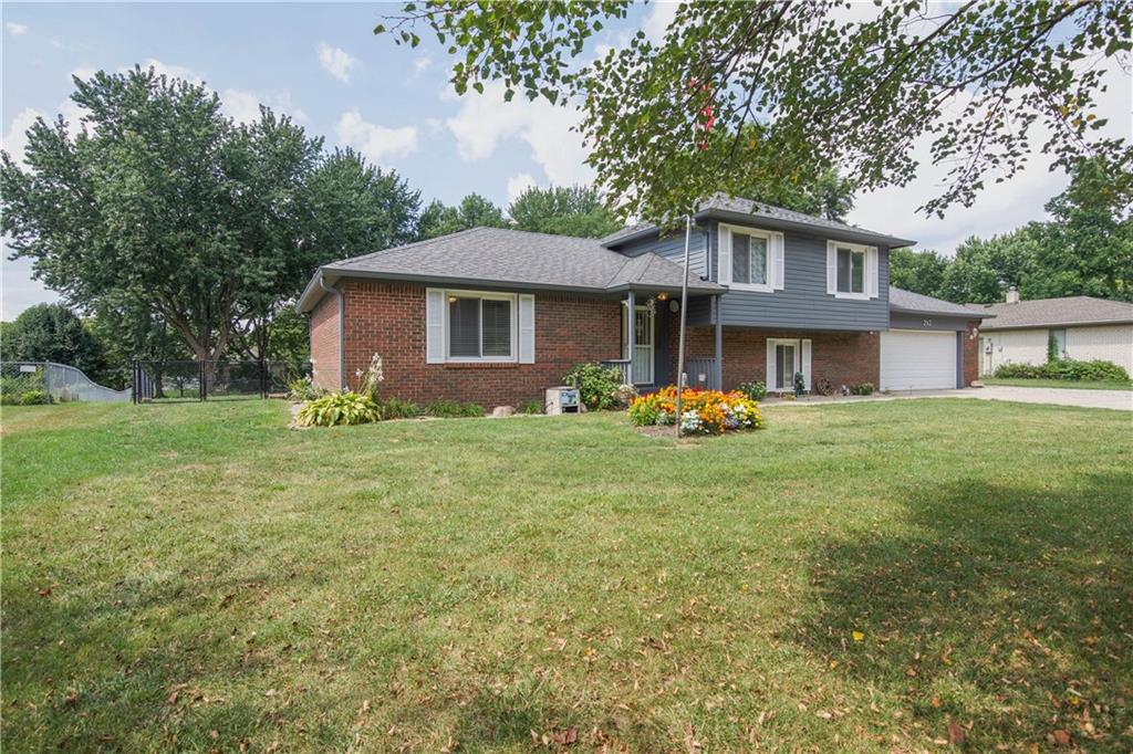 292 Leaning Tree Road Greenwood, IN 46142 - Photo 2 of 26 Gallery Image 2