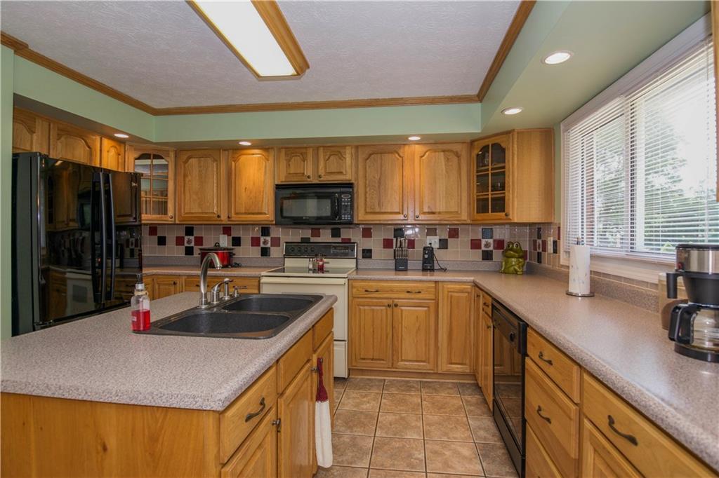 292 Leaning Tree Road Greenwood, IN 46142 - Photo 8 of 26 Gallery Image 8