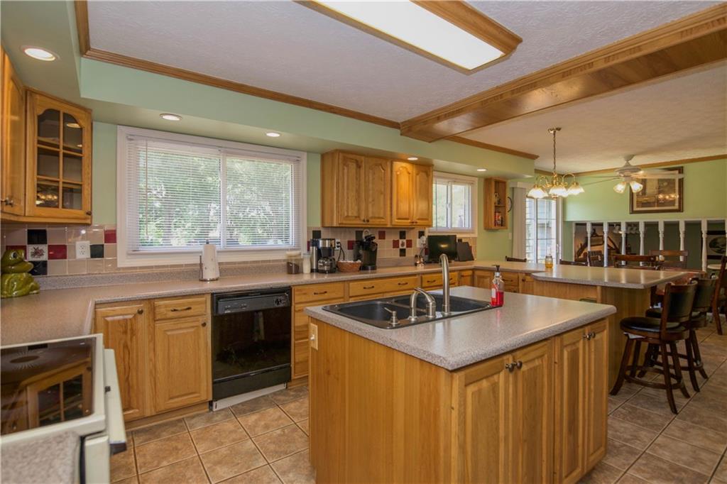 292 Leaning Tree Road Greenwood, IN 46142 - Photo 9 of 26 Gallery Image 9