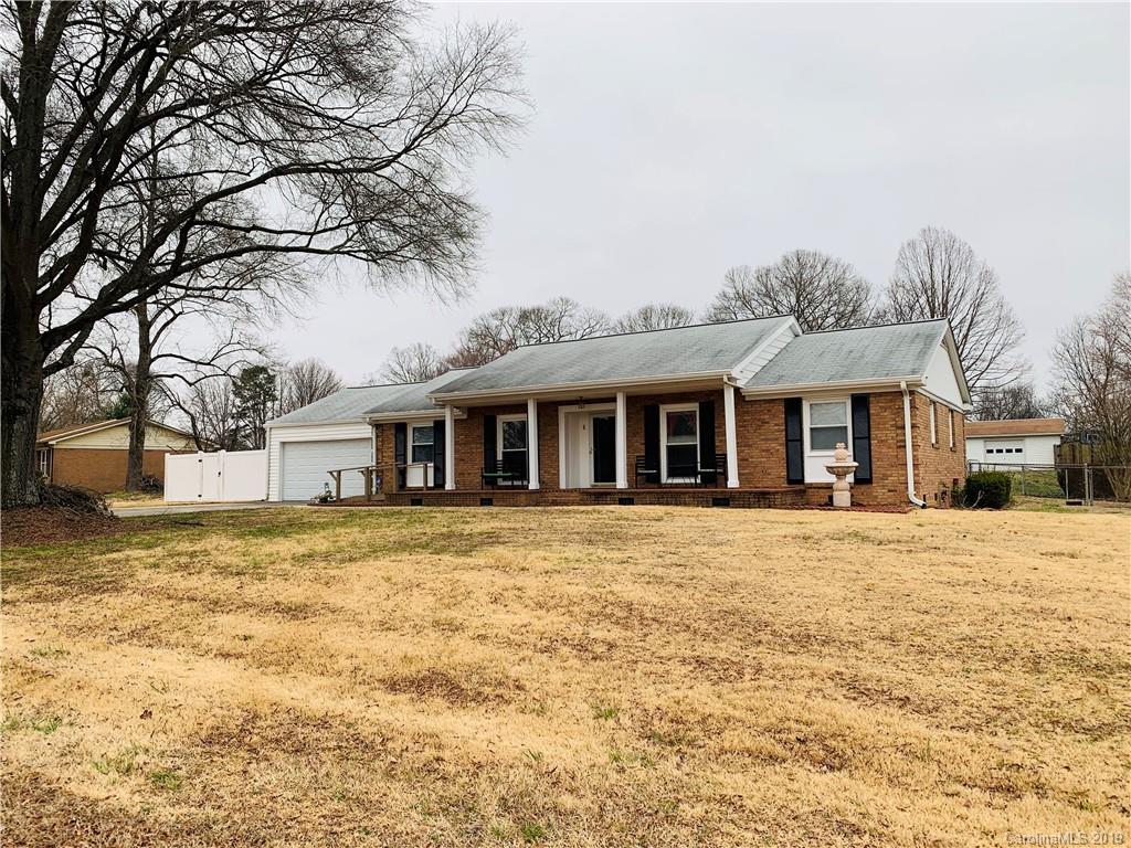 220 Pine Valley Road Salisbury, NC 28147 - Photo 3 of 29 a front view of a house with a garden
