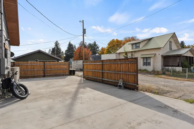 $750,000 | 101 South Scott Avenue, Newport, WA 99156