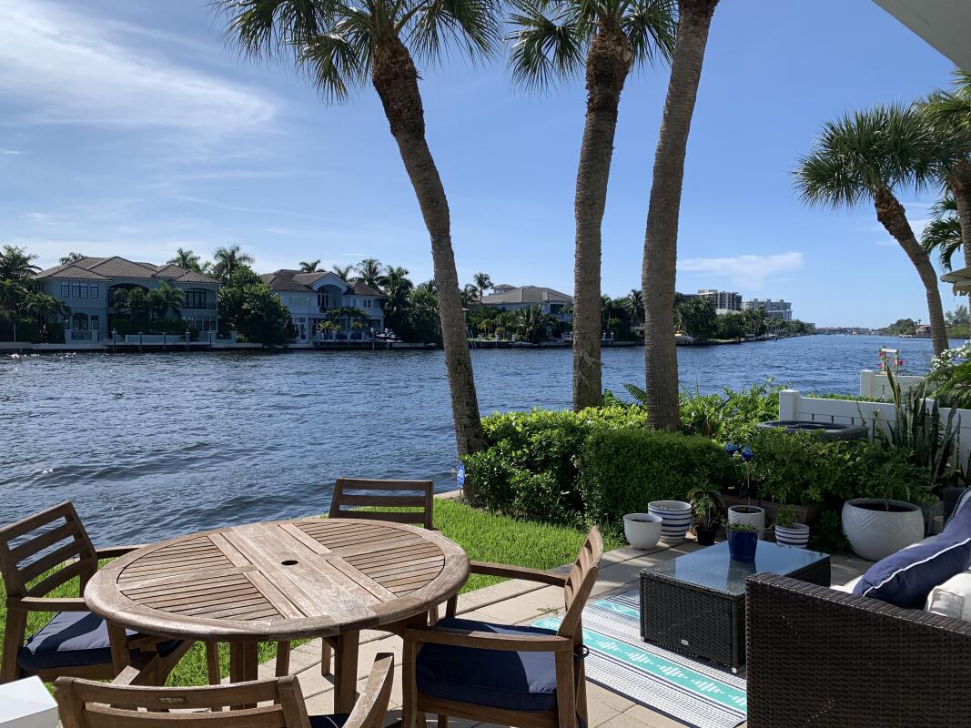 942 Jeffery Street Boca Raton, FL 33487 - Photo 2 of 14 2