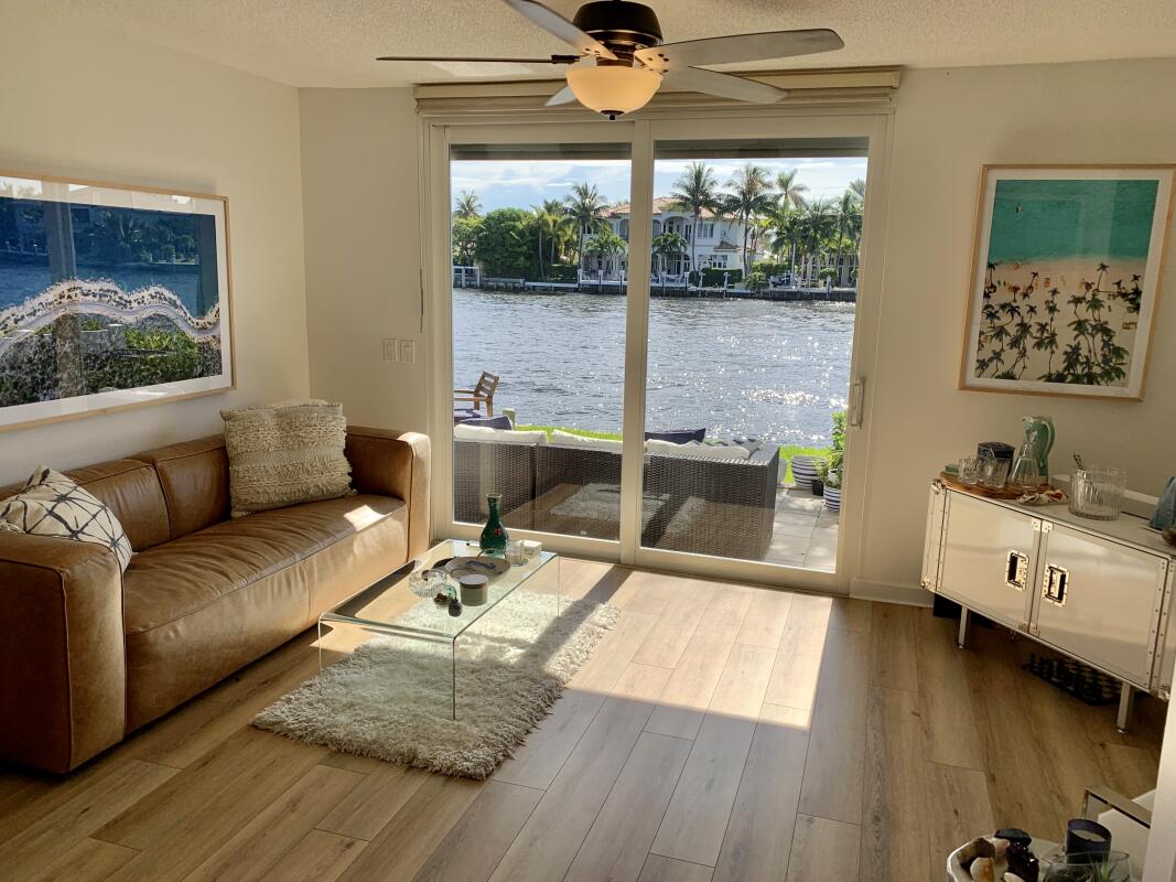942 Jeffery Street Boca Raton, FL 33487 - Photo 3 of 14 3