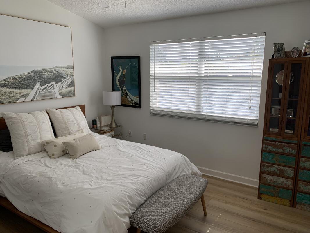 942 Jeffery Street Boca Raton, FL 33487 - Photo 7 of 14 7